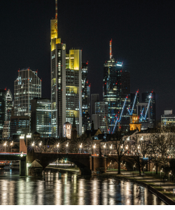 FRANKFURT-GERMANY-ENGLISH SPEAKING-JOBS-DISQAVAd